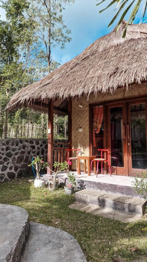 Airas' Garden Homestay Eco Bungalows Kuta  Экстерьер фото