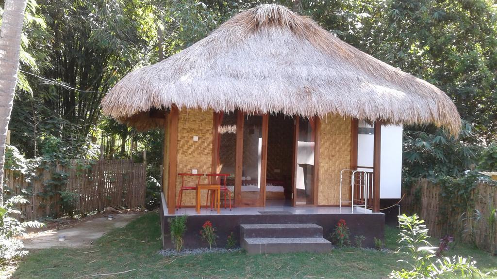 Airas' Garden Homestay Eco Bungalows Kuta  Экстерьер фото